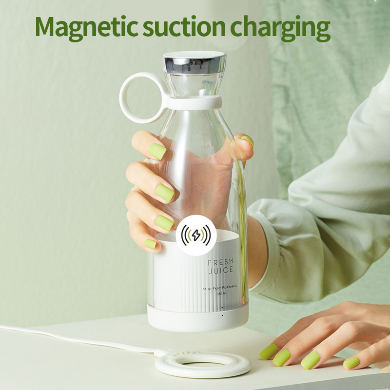 Mini Portable Fruit Juicer™