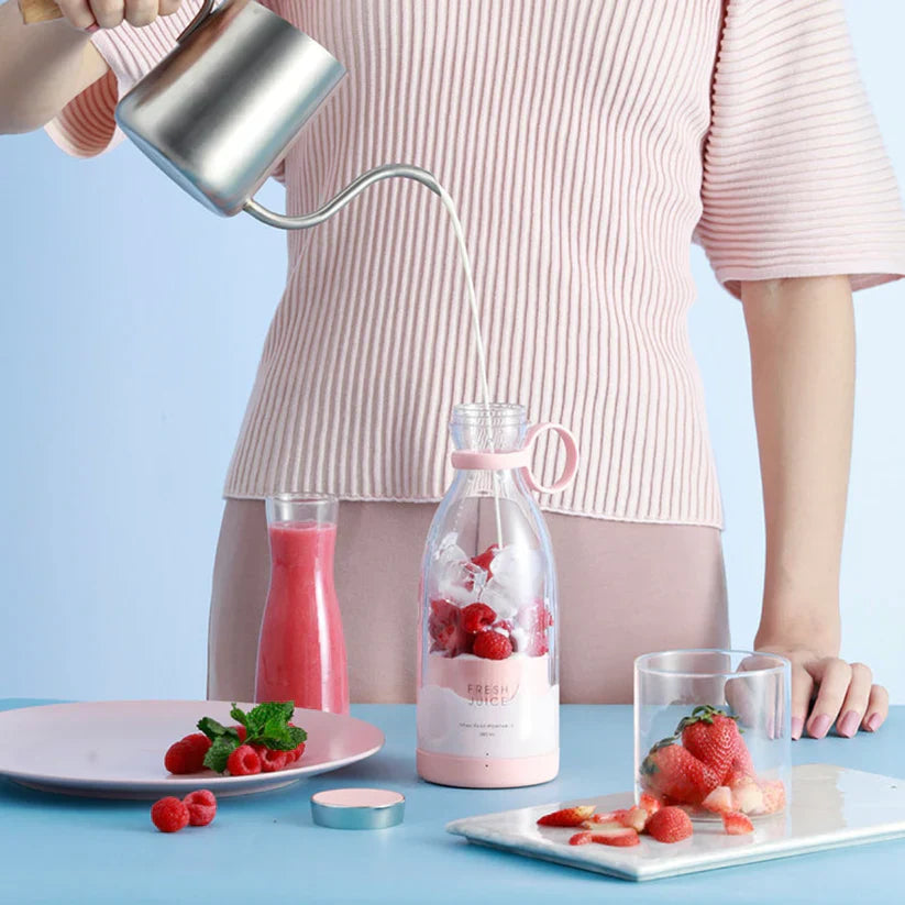 Mini Portable Fruit Juicer™